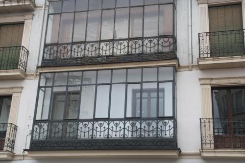 BALCONES